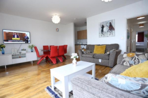 Lovely 2 bed 2 toilet Hill House river view apartment